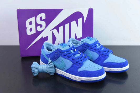 Nk SB Dunk Low x Blue Raspberry