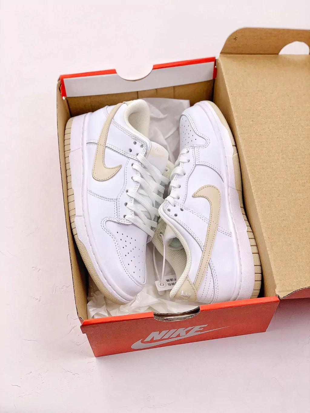 Nike Wmns SB Dunk Low"Pearl White"