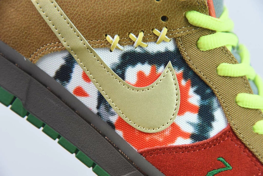 NK SB Dunk x " What the Dunk "