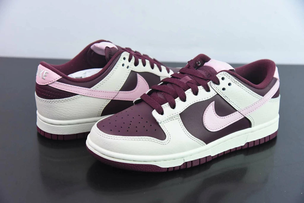 NK Dunk Low "Valentine's Day"