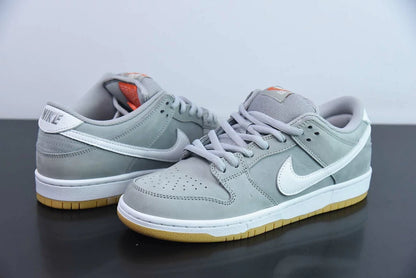 NK SB Dunk Low