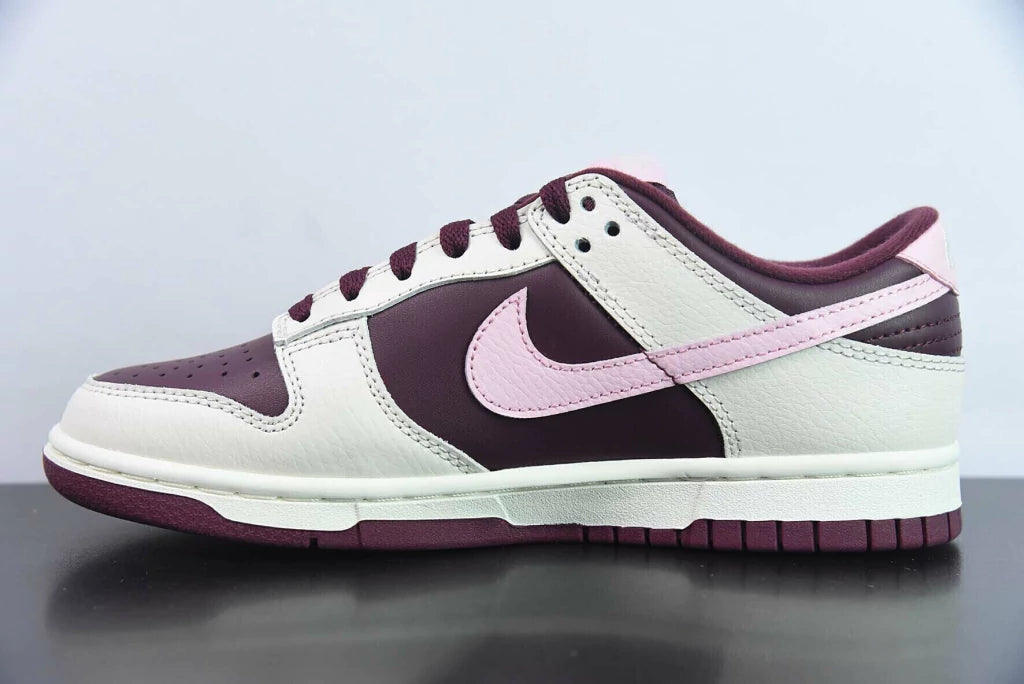 NK Dunk Low "Valentine's Day"