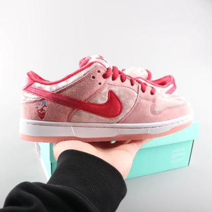 StrangeLove x NK SB Dunk Low