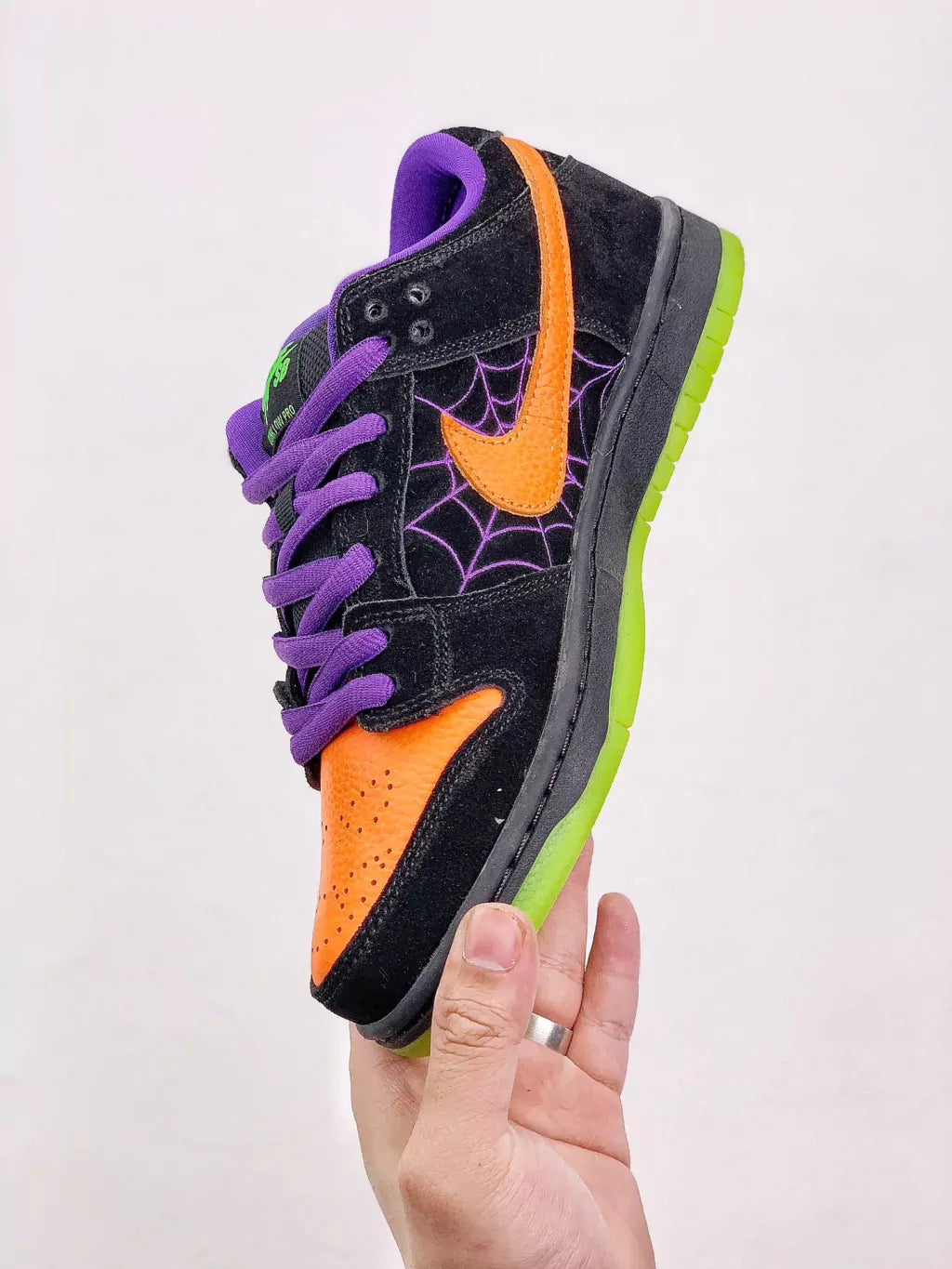 Nike SB Dunk Low “Night of Mischief”