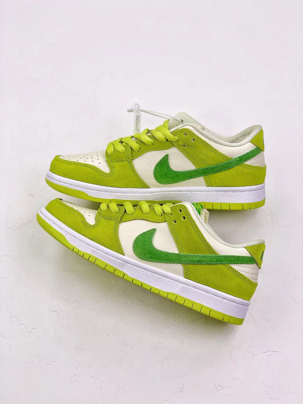 Nike SB Dunk Low "Green Apple"