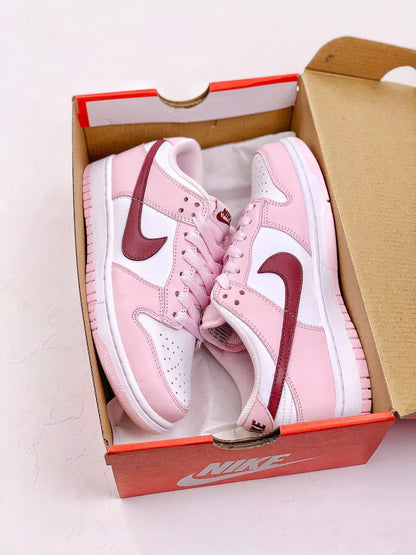 NK SB Dunk Low Pink