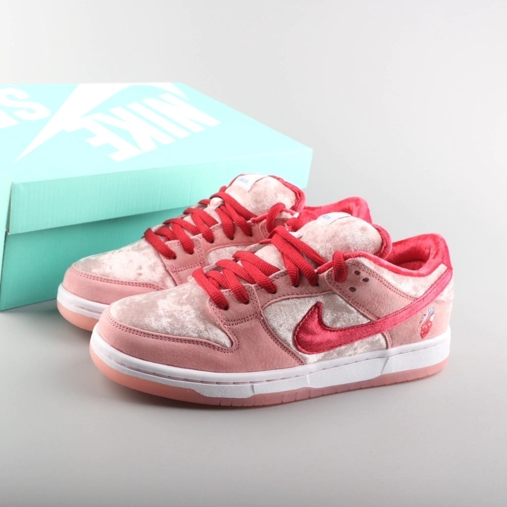 StrangeLove x NK SB Dunk Low