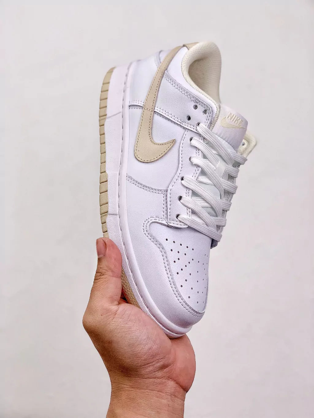 Nike Wmns SB Dunk Low"Pearl White"