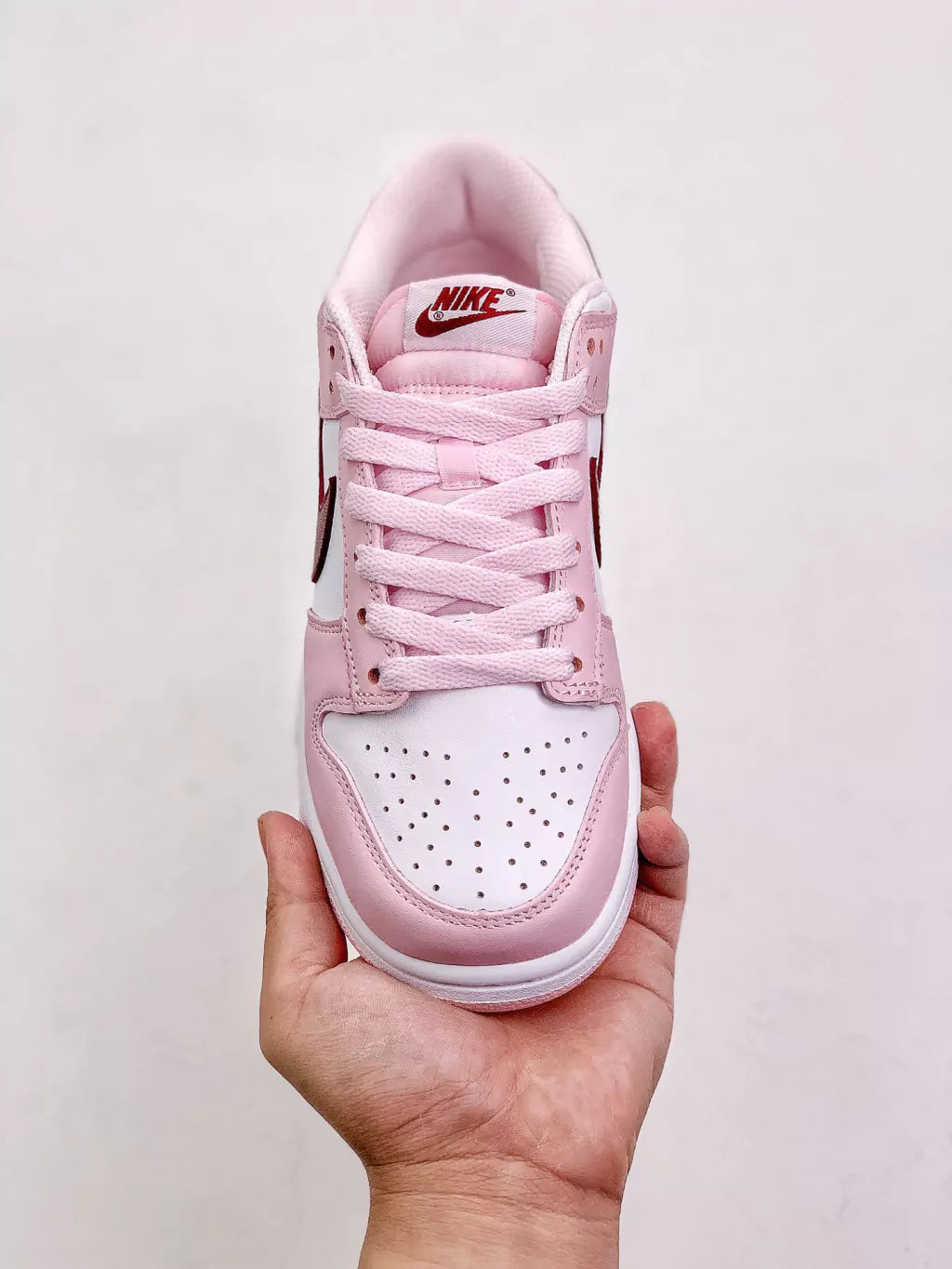 NK SB Dunk Low Pink